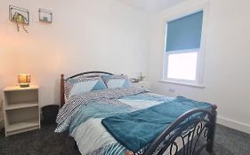 Spacious Room In Manor Park